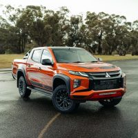 L200 Old Man Emu 2" - Falken Wildpeak At - Llantas 17x8.5